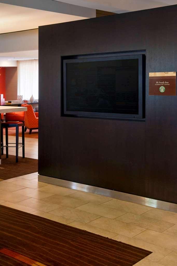 Sonesta Select Boston Stoughton Hotel Interior photo